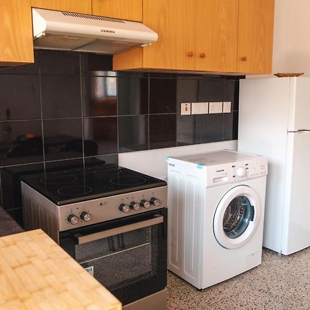 Serenityone - Centrally Located One Bedroom Apt Айя Напа Екстериор снимка