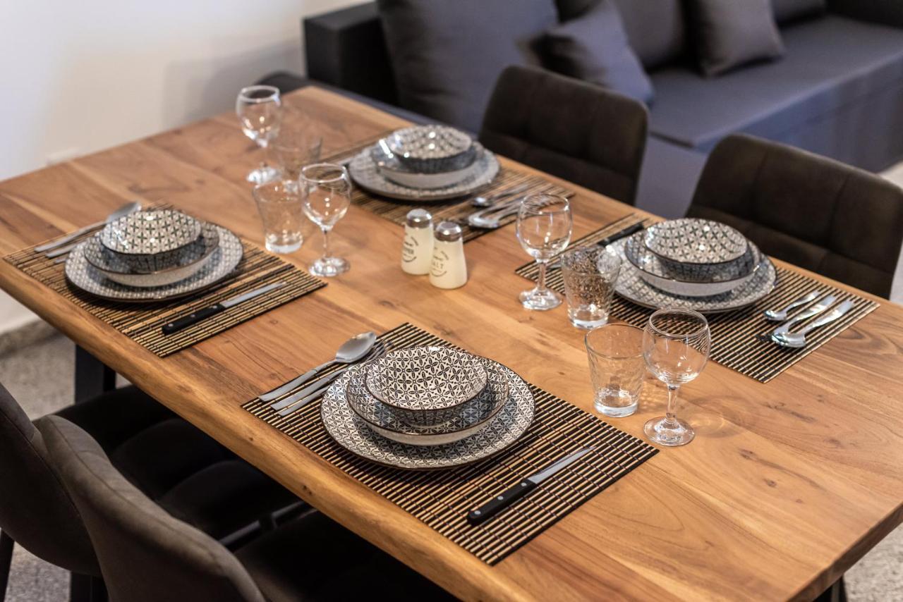 Serenityone - Centrally Located One Bedroom Apt Айя Напа Екстериор снимка