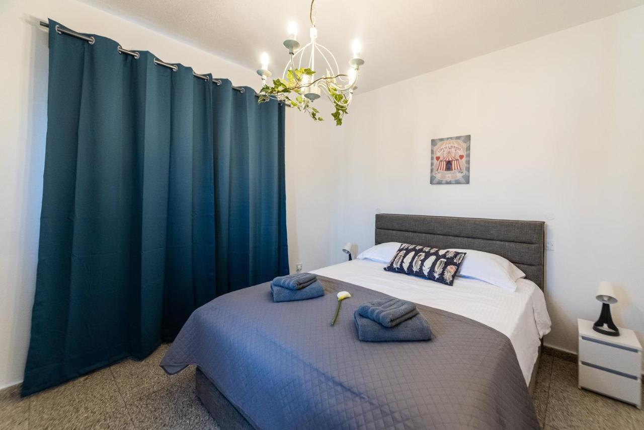 Serenityone - Centrally Located One Bedroom Apt Айя Напа Екстериор снимка