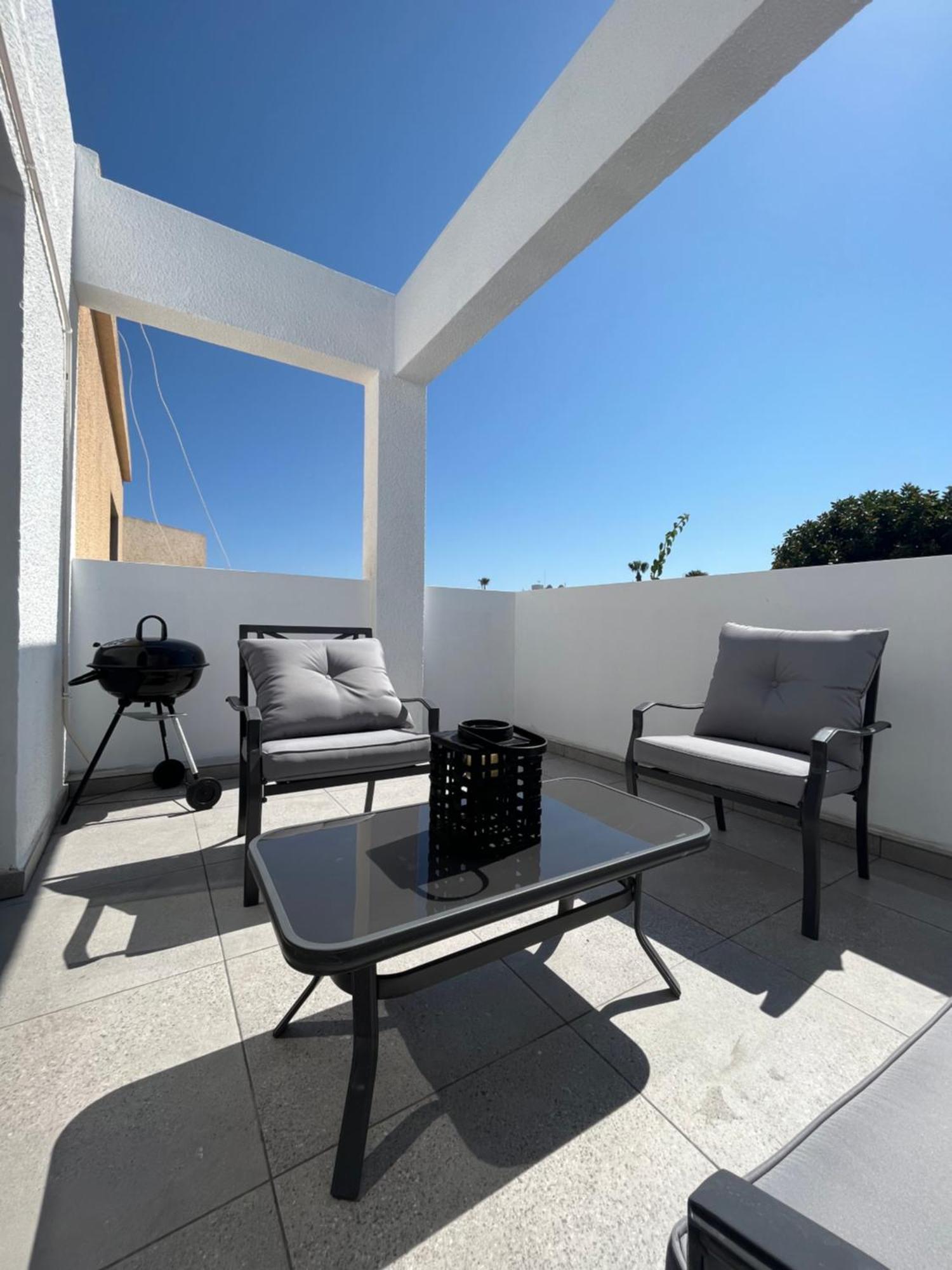 Serenityone - Centrally Located One Bedroom Apt Айя Напа Екстериор снимка