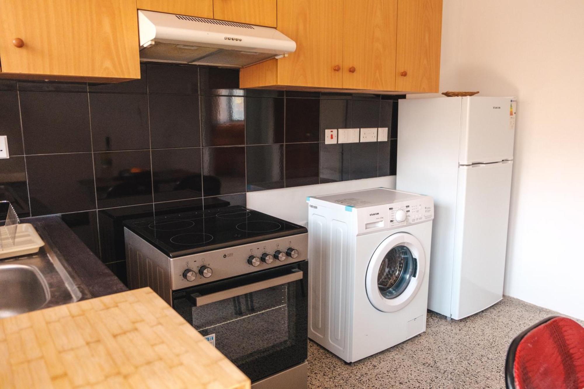 Serenityone - Centrally Located One Bedroom Apt Айя Напа Екстериор снимка