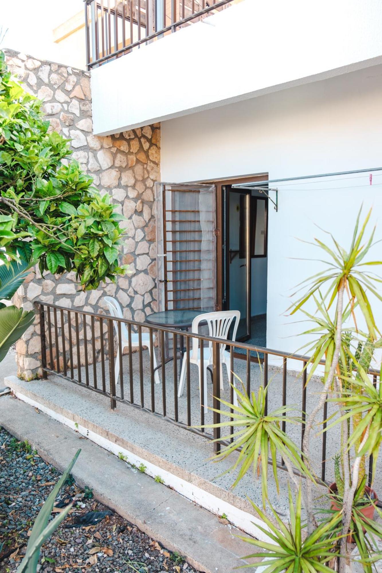 Serenityone - Centrally Located One Bedroom Apt Айя Напа Екстериор снимка